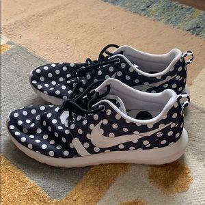 Polka Dot Roshes